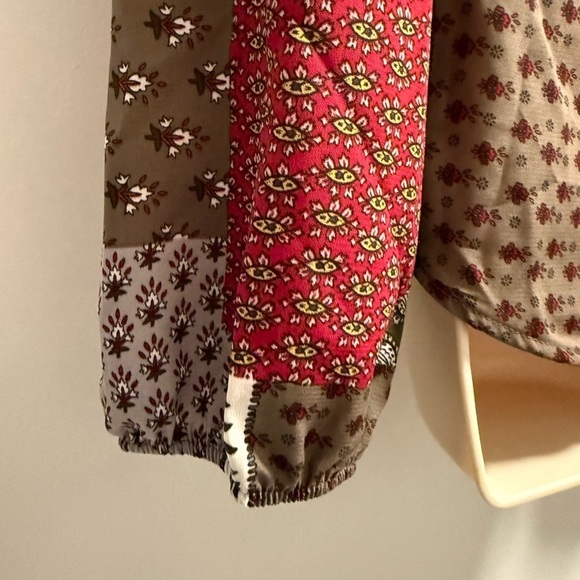 Bucketlist Boho Bandana Print Top Red Gray Brown Shirt Small - Picture 9 of 16